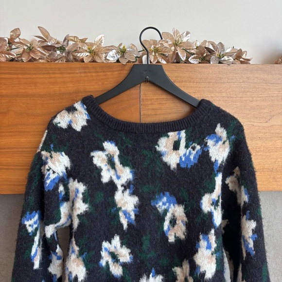 Niko and Abstract V-Neck Cardigan, Size M - Picture 10 of 11